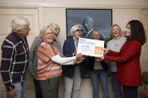 Hilversum Noorderbegraafplaats Huiskamer cheque